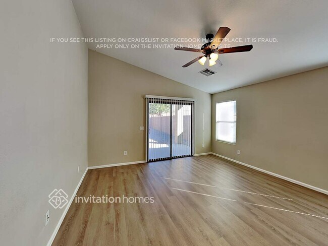 Building Photo - 1088 E Palomino Way