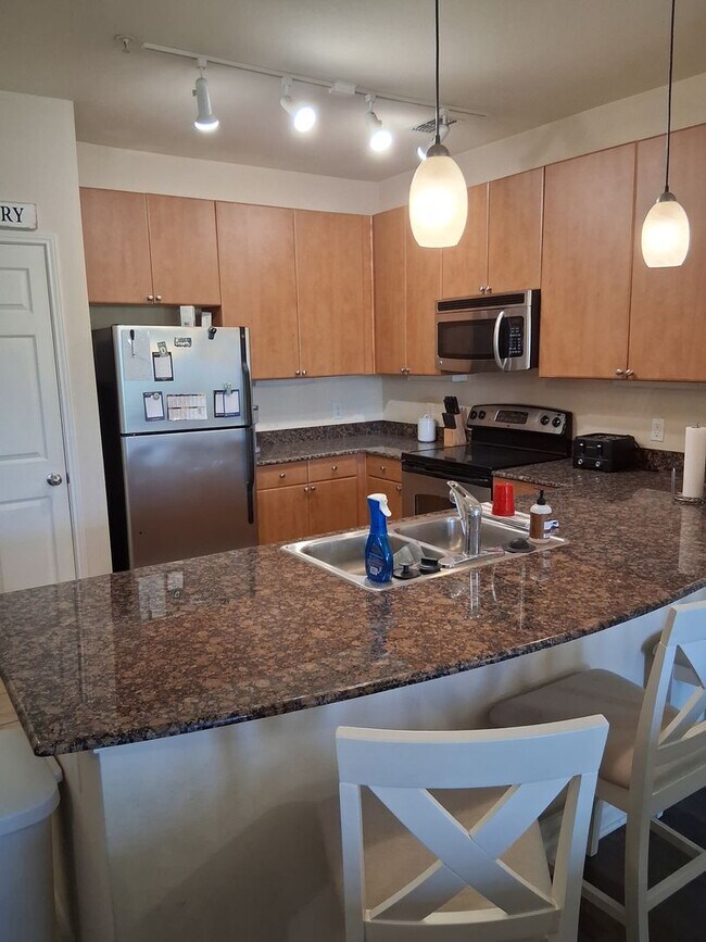 Building Photo - Midtown Village 2 Bed 2 Bath Condo! Available July!