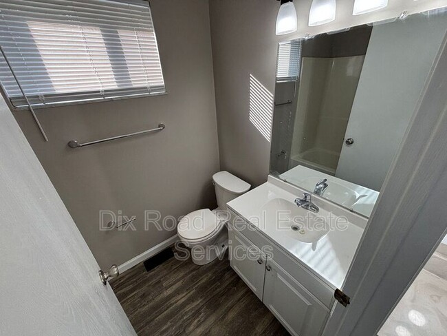 Building Photo - 11881 Hitchcock Dr