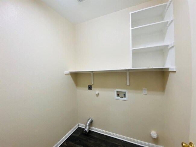 Building Photo - 9402 Magna Carta Loop