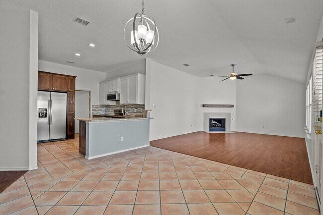 Building Photo - Beautiful 4-Bedroom Home in Parks of Deer Creek – Ready Now!