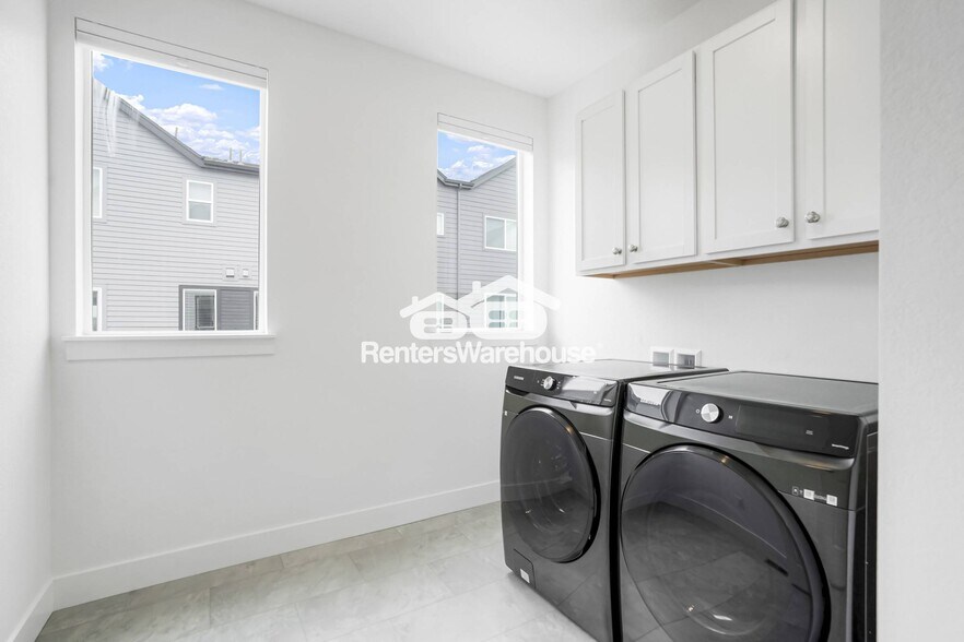 Building Photo - 5361 Pierson Ct
