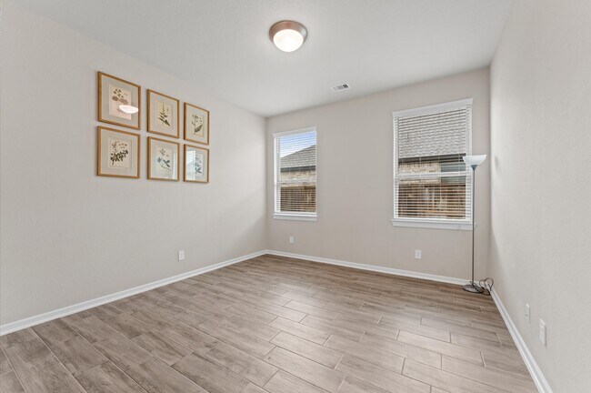 Building Photo - 4734 Franklin Way