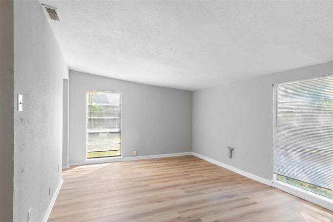 Building Photo - 2942 Heritage Colony Dr