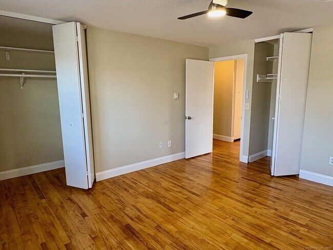 Building Photo - 211 E Main St