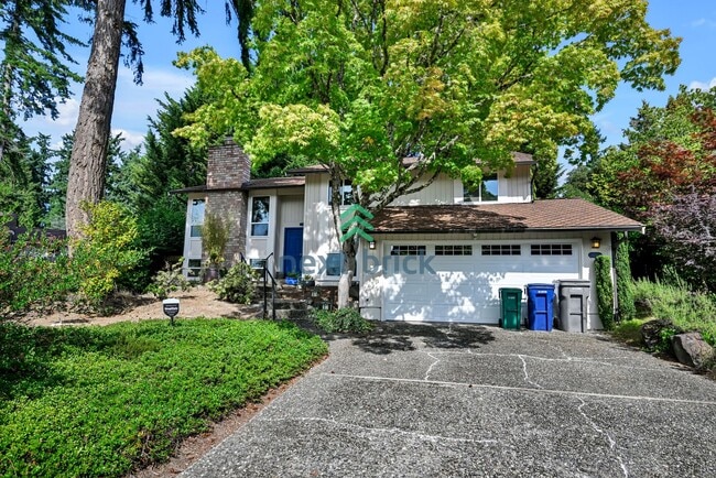 Primary Photo - Beautiful 6-Bedroom Home on a Quiet Cul-de...