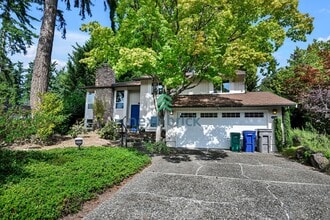 Building Photo - Beautiful 6-Bedroom Home on a Quiet Cul-de...