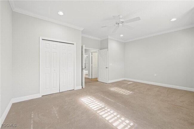 Building Photo - 10392 Autumn Breeze Dr