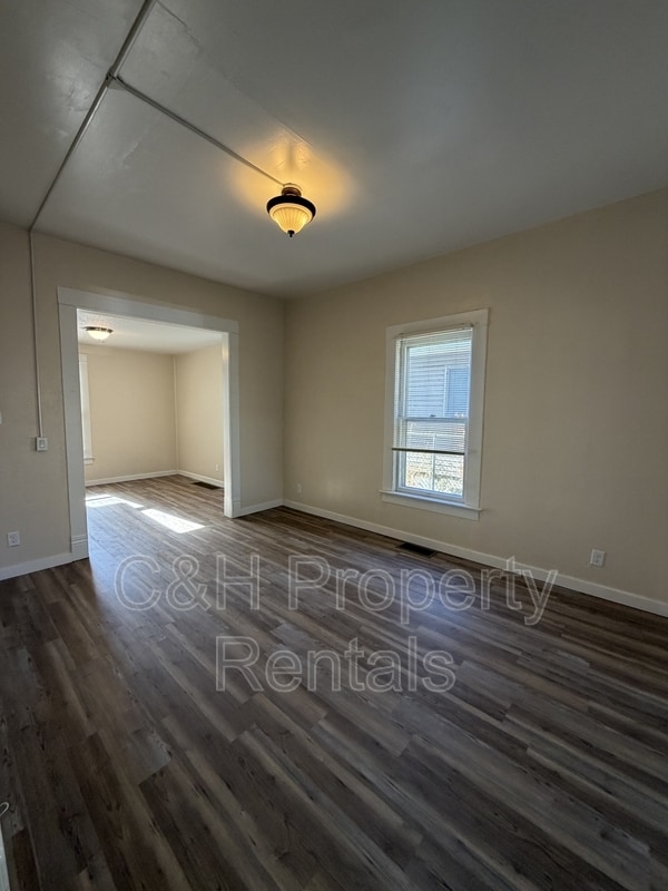 Building Photo - 32 Custer Ave