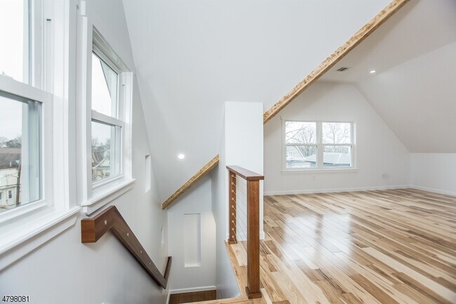 Building Photo - 36 N Willow St