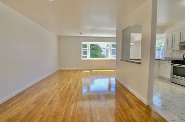 Building Photo - 6207 Newkirk Ave