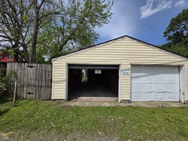 Building Photo - 1803 Westview Dr