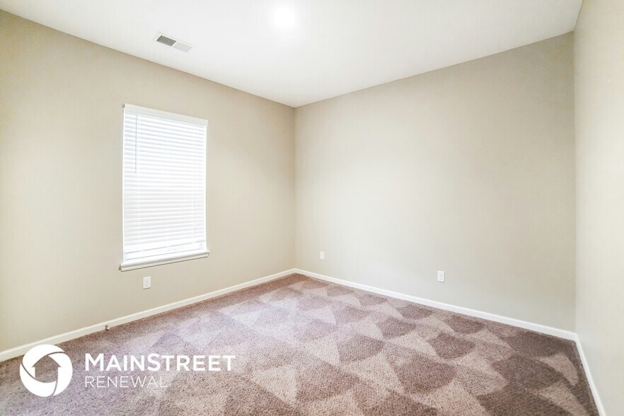 Building Photo - 1516 NE Jaclyn Dr