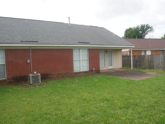 Building Photo - 7747 Mary Payton Dr