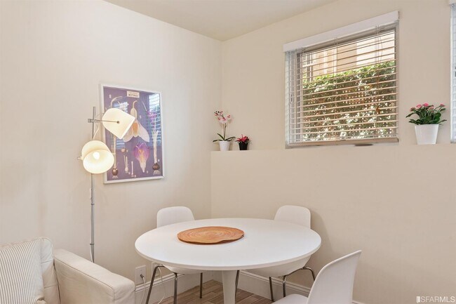 Building Photo - 2615 California St