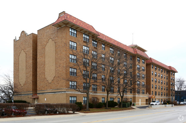 Primary Photo - Carroll Tower