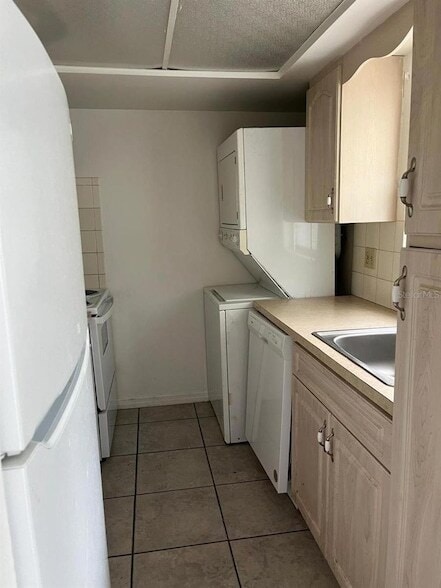 Building Photo - 1611 SE 25th St