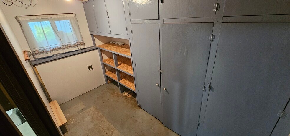 Storage room - 2277 South Way