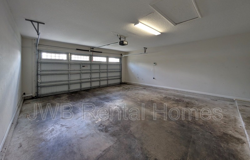 Building Photo - 4736 Lenox Ave