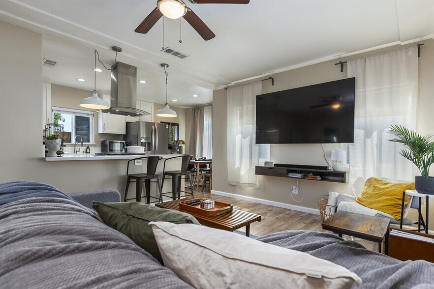 Building Photo - 2039 O Ave