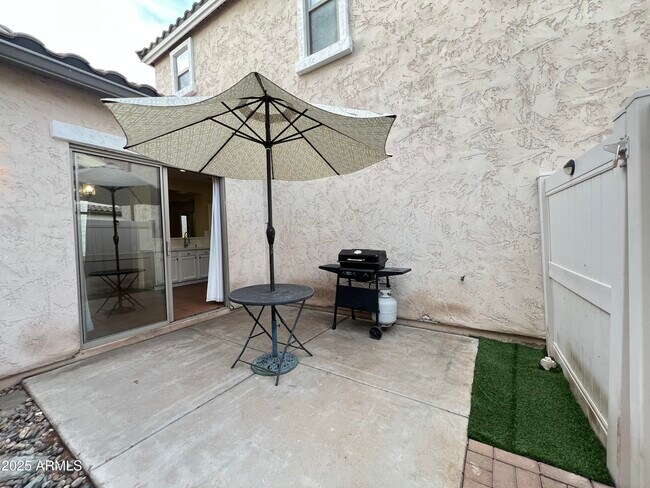 Building Photo - 8353 W Lewis Ave