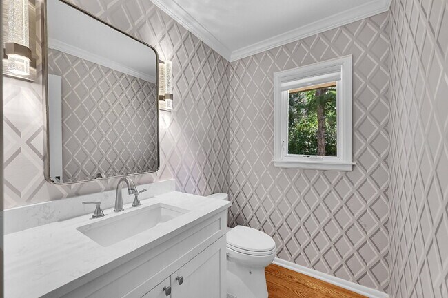 Building Photo - $6,850.00 - 5 Bedrooms, 3.5 Bathrooms, Sin...