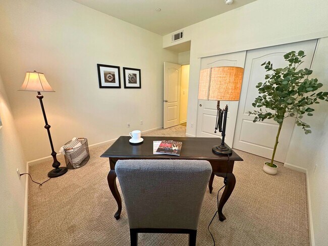 Building Photo - Stunning 4 Bedroom, 3 Bath Questa Home
