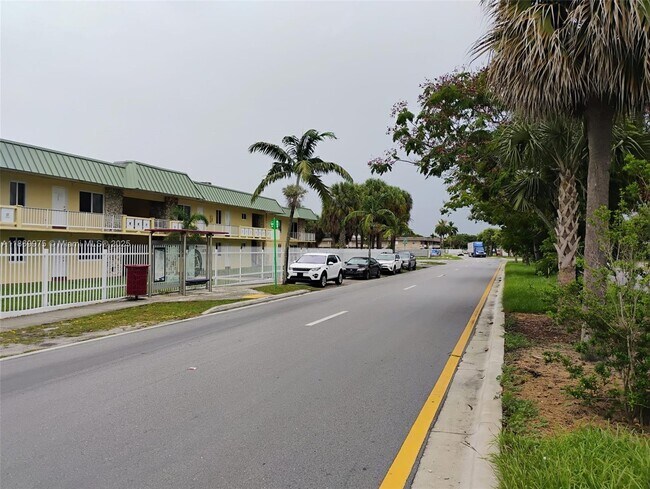 Primary Photo - 505 NW 177th St