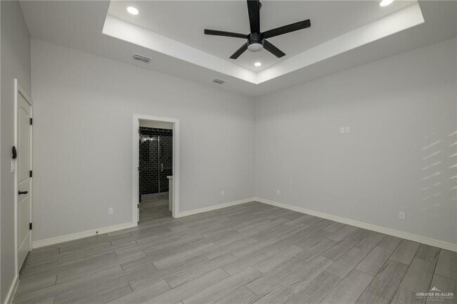 Building Photo - 38 N Queen Palm