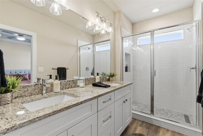 Building Photo - 3902 W Everett Ave