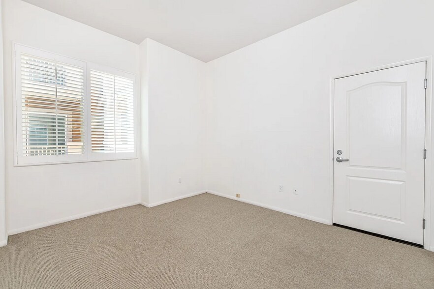 Building Photo - 4060 Glencoe Ave