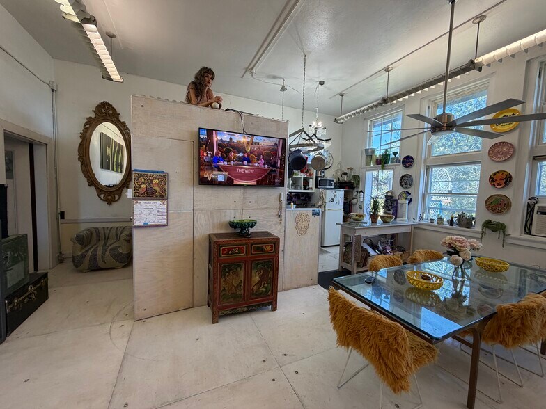 Building Photo - 101 Ten Broeck Ln