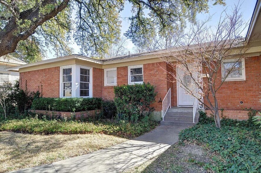 Primary Photo - 3355 Bilglade Rd