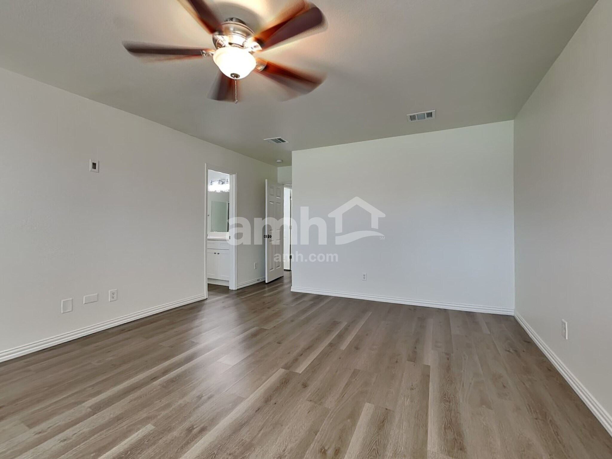 Building Photo - 2912 Mockingbird St