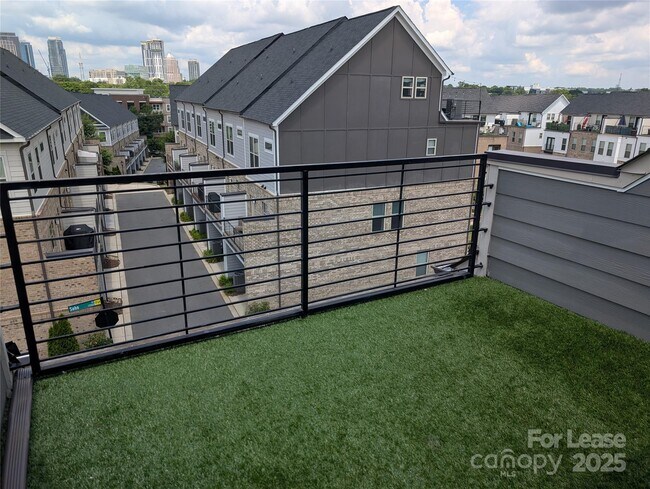 Building Photo - 17137 Soho Dr