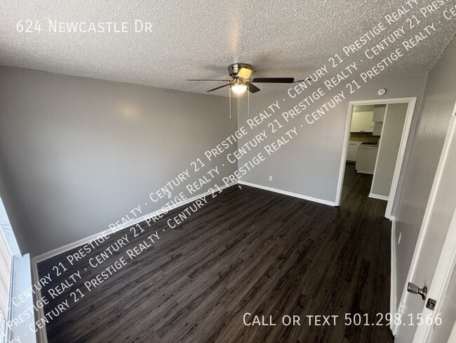 Building Photo - 624 Newcastle Dr