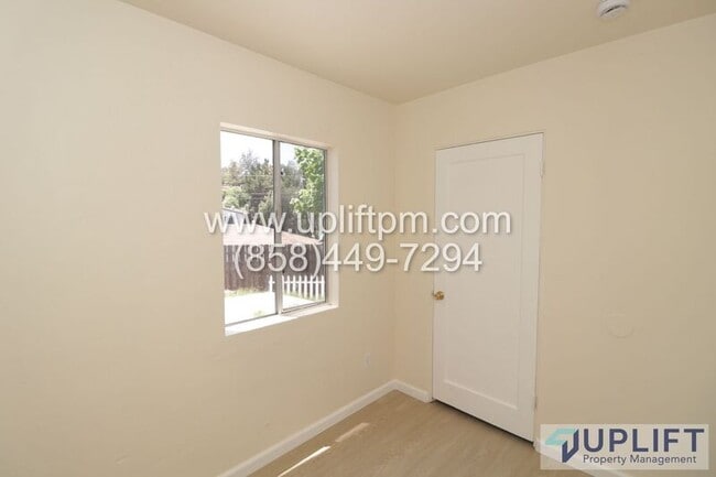 Building Photo - 550 Ritchey St