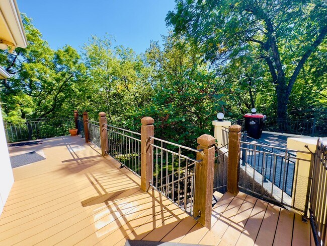 Building Photo - {6411} Enchanted Lake Estates + Updated Kitchen, Fresh Paint Throughout +  Main Floor Primary Bed...