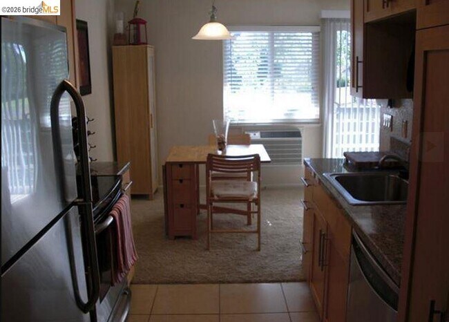 Building Photo - 361 Masters Ct