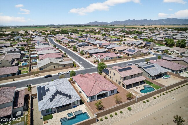 Building Photo - 3405 S 183rd Dr