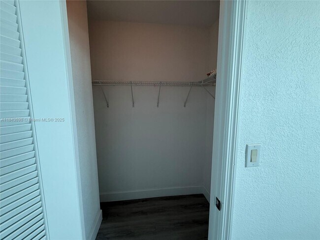 Building Photo - 7501 E Treasure Dr
