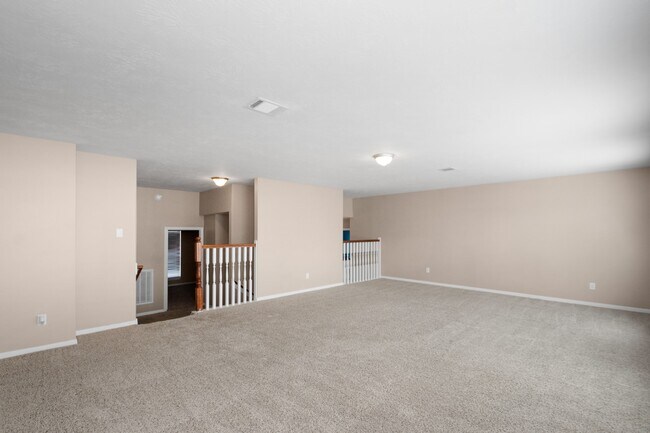 Building Photo - 2103 Paintbrush Ave