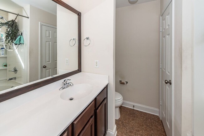 Building Photo - 3 Bedroom, 2.5 Bathroom Home in Eagle Run - Ladson