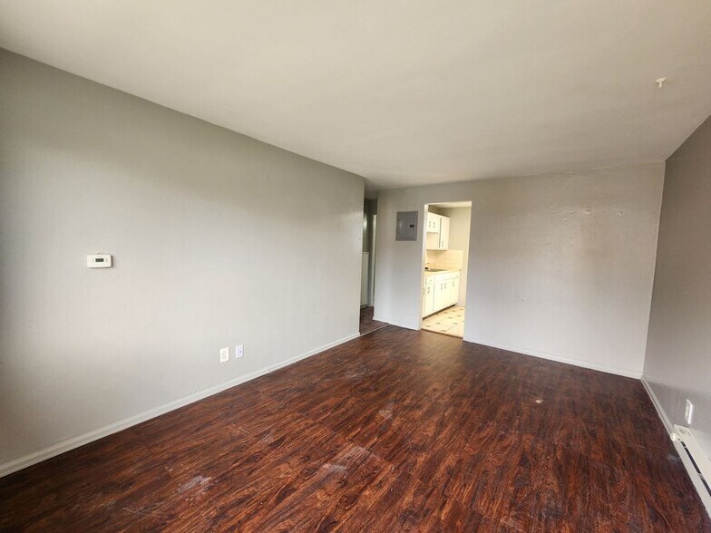 Building Photo - 1056 Dayton St