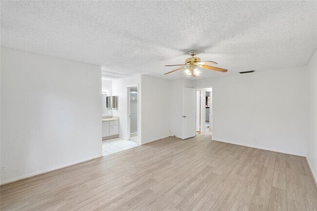 Building Photo - 2157 NW 37th Ave