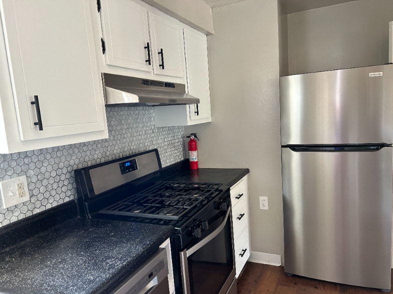 Building Photo - 1180 Duncan Ave