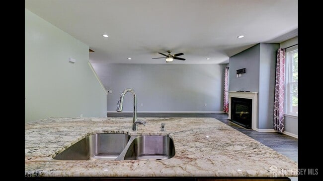 Building Photo - 202 Downey Ln