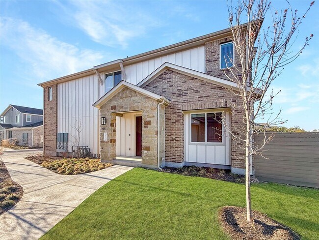 Building Photo - 5613 Mobeetie Lp