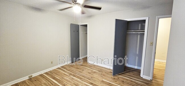 Building Photo - 47 Bell Cir