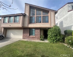 Building Photo - 2936 Briarwood Dr